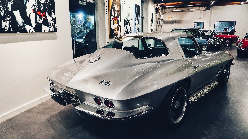 Walt-Grace-Vintage-1967-Chevrolet-Corvette-Stingray-Coupe-back-SCVALENZANO